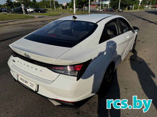 Hyundai Elantra 2023