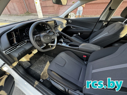 Hyundai Elantra 2023